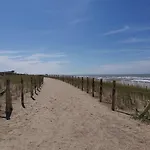 Beachview Westende Апартаменты *